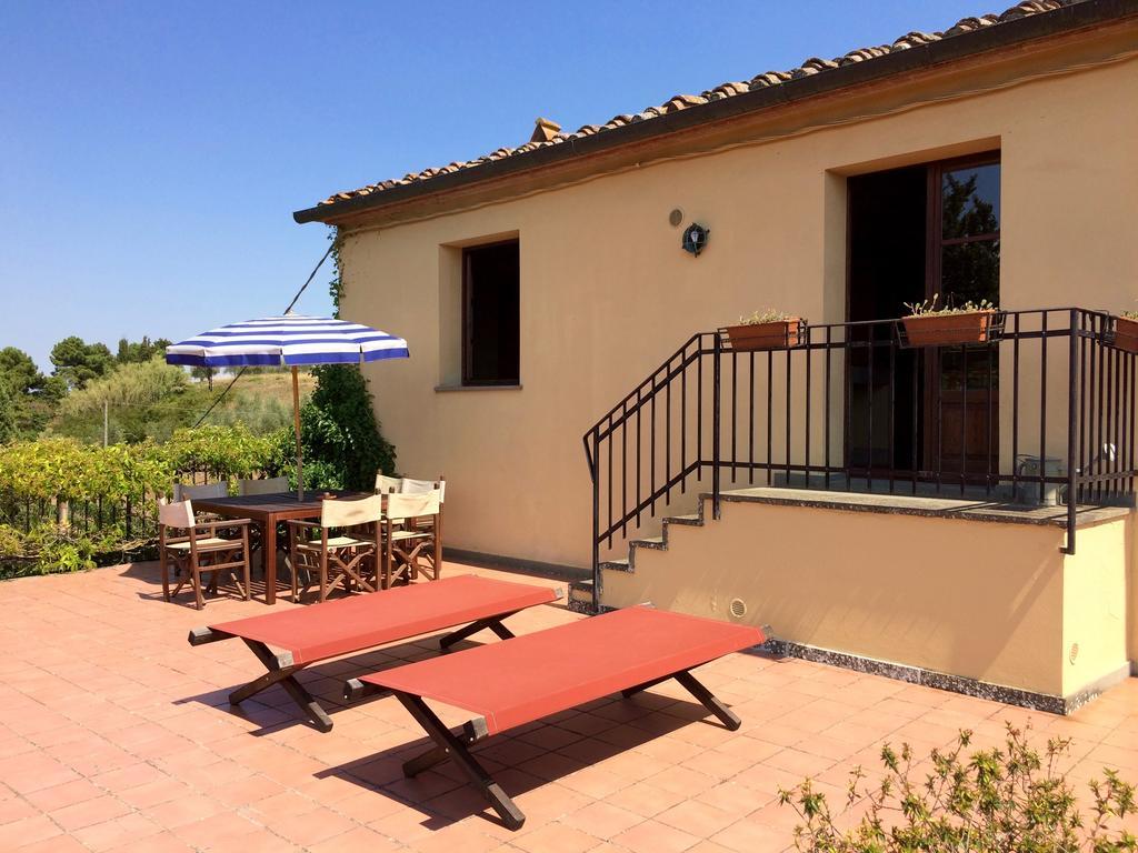 Agriturismo La Palazzina Palaia Exterior photo
